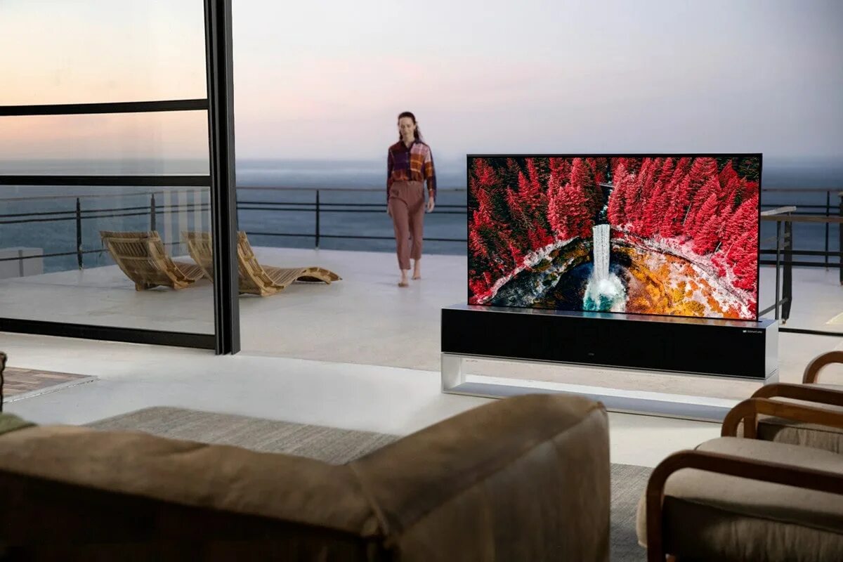 Телевизоры в умном доме яндекса. LG Signature OLED TV R. LG Signature OLED TV r9. LG Rollable OLED. LG Signature 65 OLED R Smart TV.