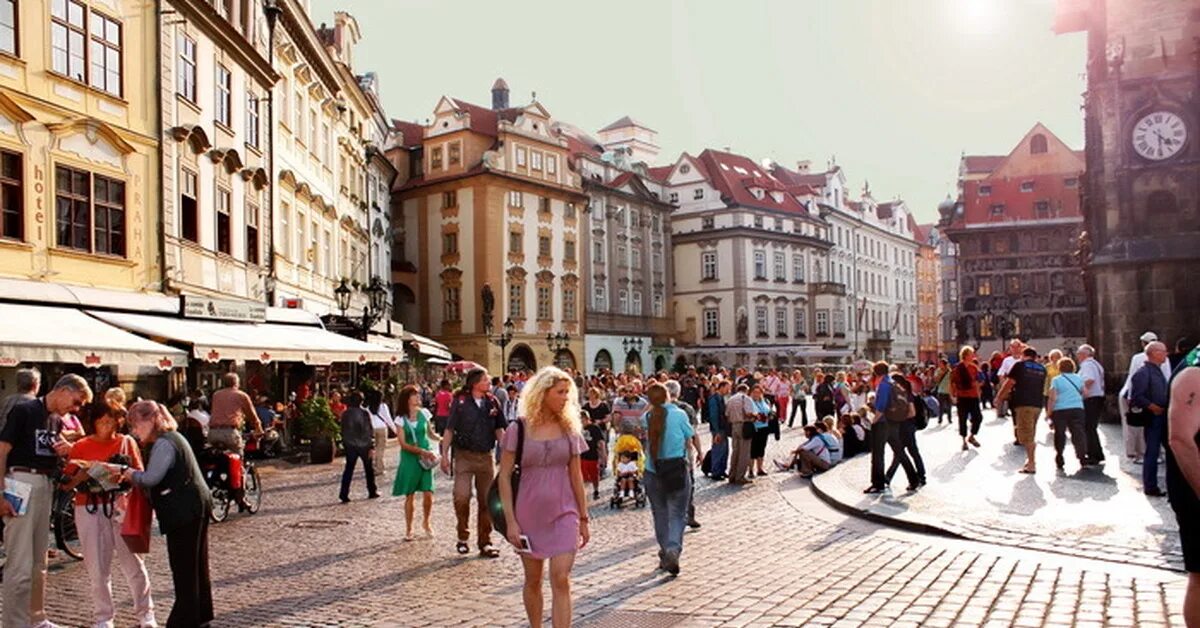 Население чехословакии. Прага Чехия население. Прага население численность. Чехия Прага люди. Прогулки по городу.