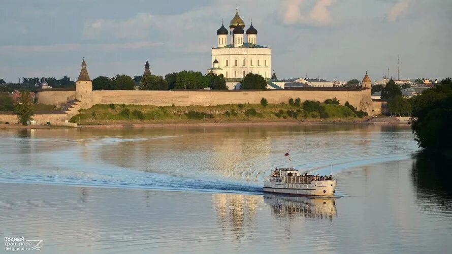 Проект великая река. Река Великая в Псковской области. Река Великая Псковская область судоходная. Судоходство на реке Великая Псков. Суда на реке Великая Псков.