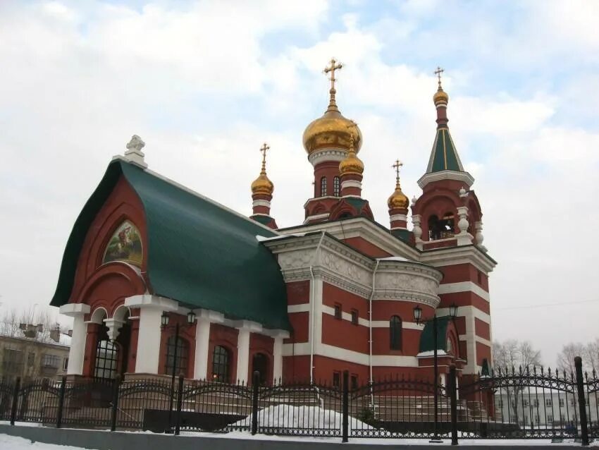 Храм архангела михаила (тольятти). Храм жен мироносиц калуга. Часовня во имя святого архистратига божьего михаила (тольятти). Никольская церковь клинцы. Храм святых мучениц веры, надежды, любови и матери их софии.