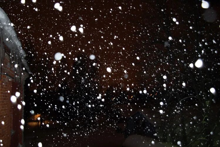 Снегопад. Падающий снег. Снег фото. Падающий снег ночью.