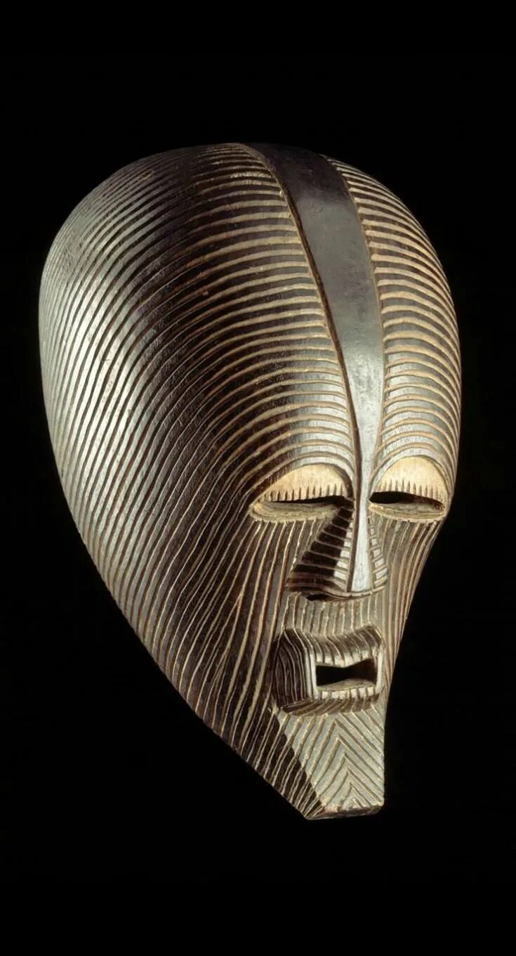 Маски и скульптуры Африки. Скульптура искусство Африки. Африканские маски Конго. African Sculpture.