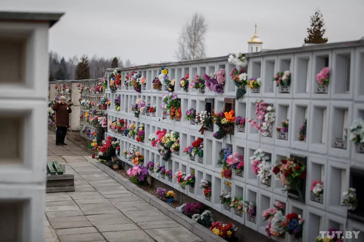 Место захоронения урн. Нижегородский крематорий колумбарий. Колумбарий кладбище крематорий. Колумбарий Минск крематорий. Колумбарий Воронежский крематорий.