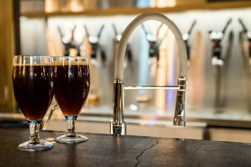 водолаз кафе саратов. памятник водолазам слюдянка. кафе "у водолаза" утриш. водолаз саратов пивоварня. водолаз кафе.