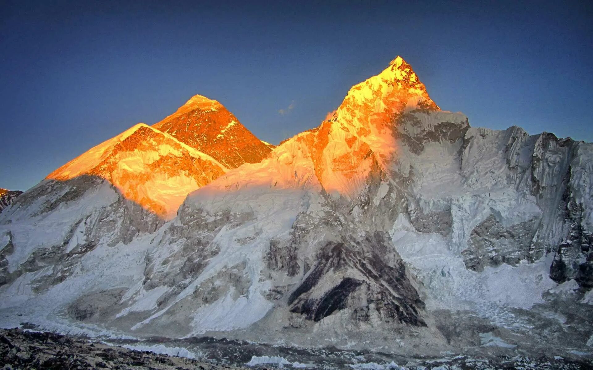 Гора Эверест (Джомолунгма). Гималаи. Вершины: гора Джомолунгма (Эверест),. Высота Гималаев и Эвереста. Джомолунгма (Гималаи) - 8848.