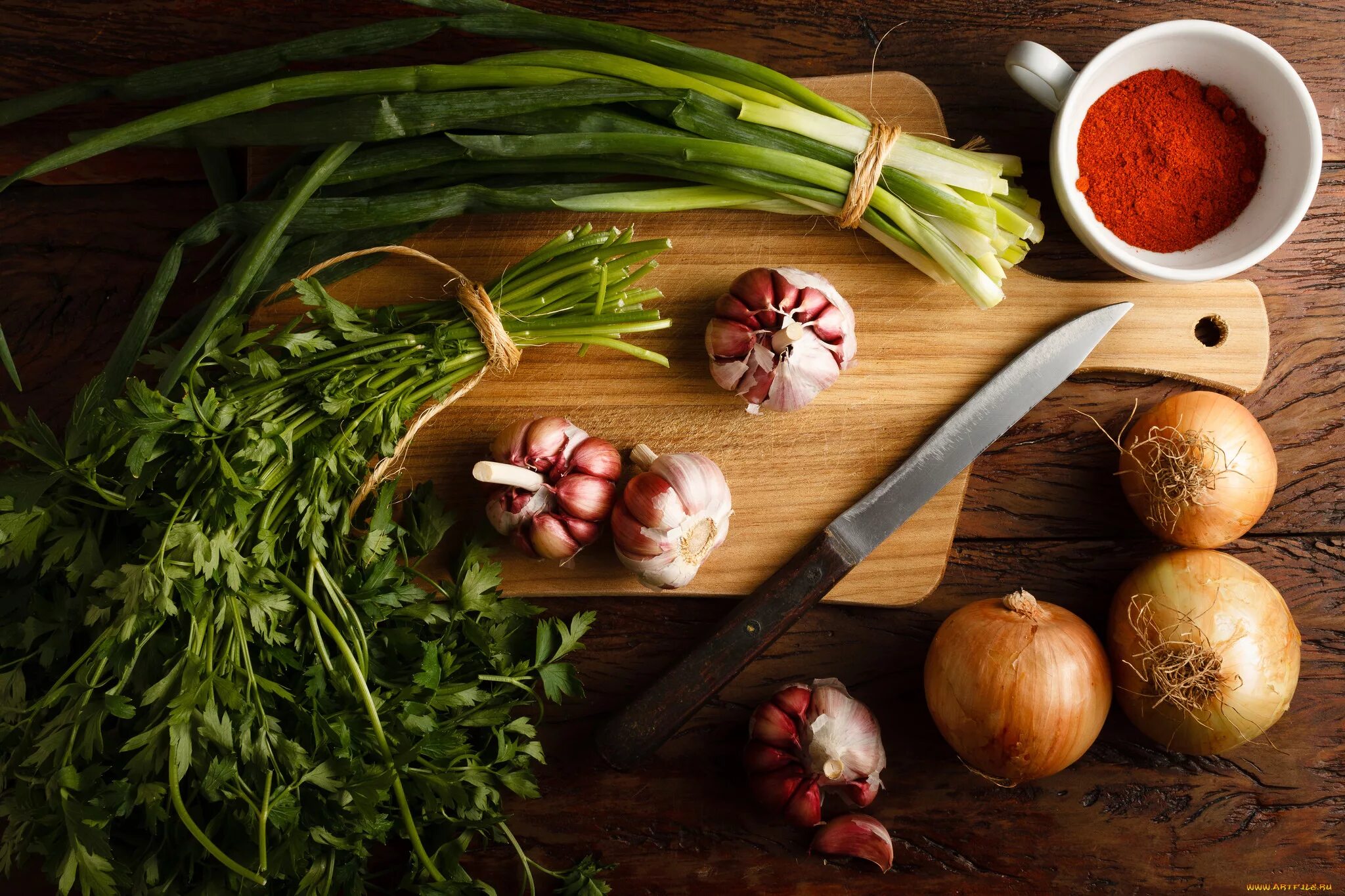 Лук фото. Пряные овощи. Луковая еда. Лук репчатый зеленый. Лук репчатый красивый.