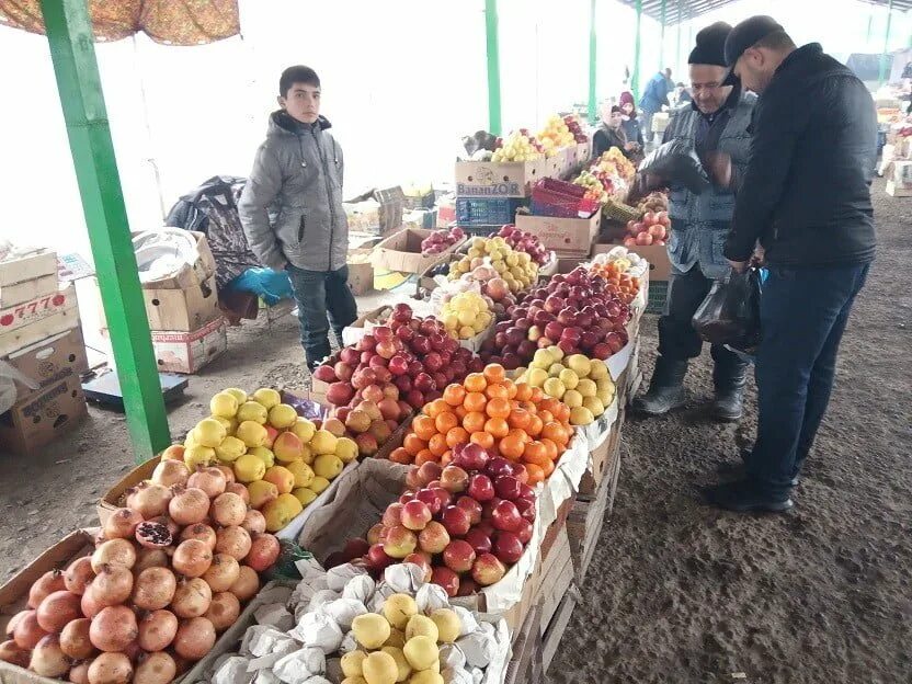 Погода в гиссар на месяц. Душанбе Гиссар. Гиссар рынок. Пагода Таджикистана Гиссар. На рынке зернобобовых Таджикистана.