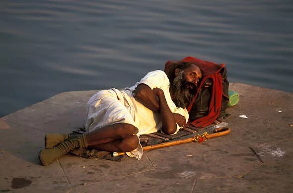 брахманы (варна). сон индусы. длинный индусский френч. индийский мудрец. сон индусы.