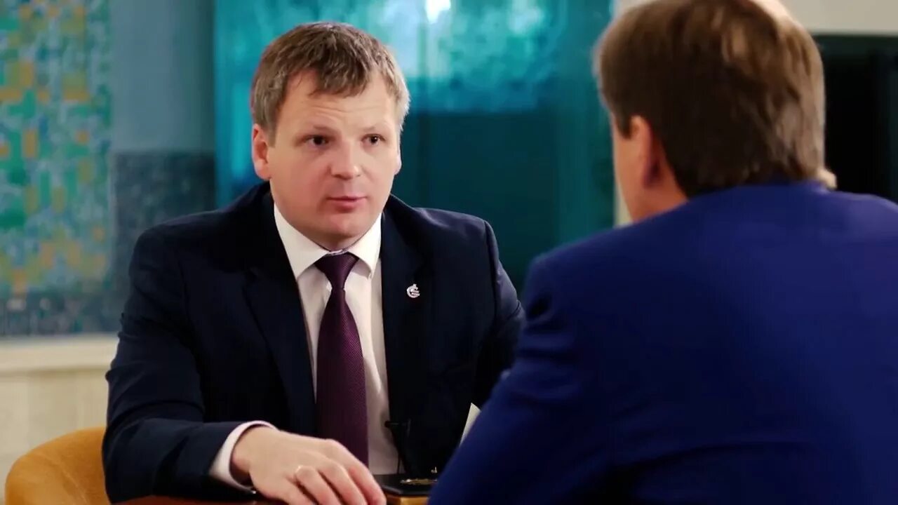 Директор история