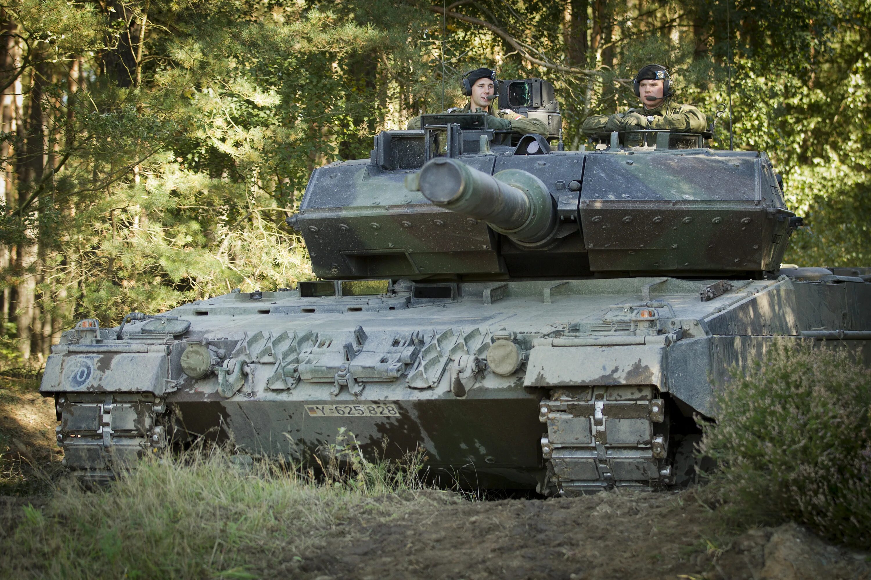 Leopard 2 a6. Леопард 2а4. танк леопард 2а6. танк леопард 2. танки leopard 2a6.