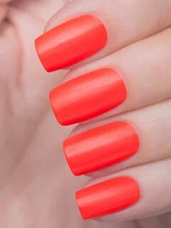 Коралловый лак для ногтей