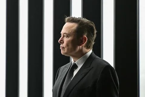 Илон уволил сотрудников