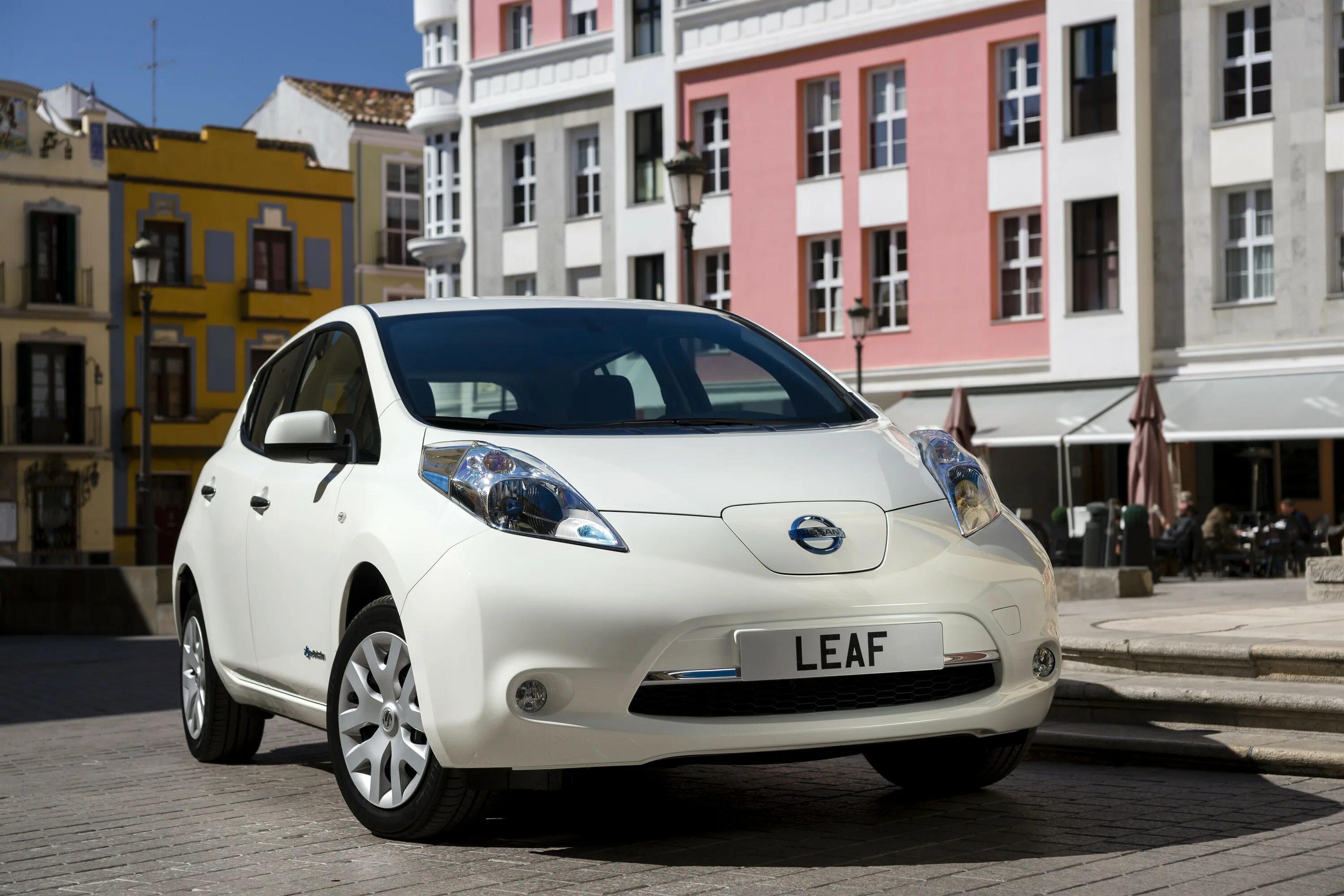 Ниссан электрокар. Nissan leaf электромобиль. nissan leaf электромобиль 2014. ниссан леаф 2015. nissan leaf 2015.