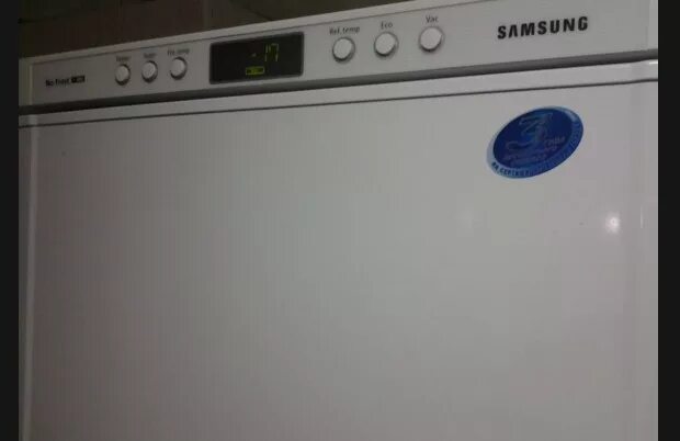 Самсунг ноу фрост ошибка. Холодильник samsung no frost. Поломался холодильник samsung. Коды ошибок холодильника samsung rb29fsrndsa. Холодильник dexp коды ошибок.