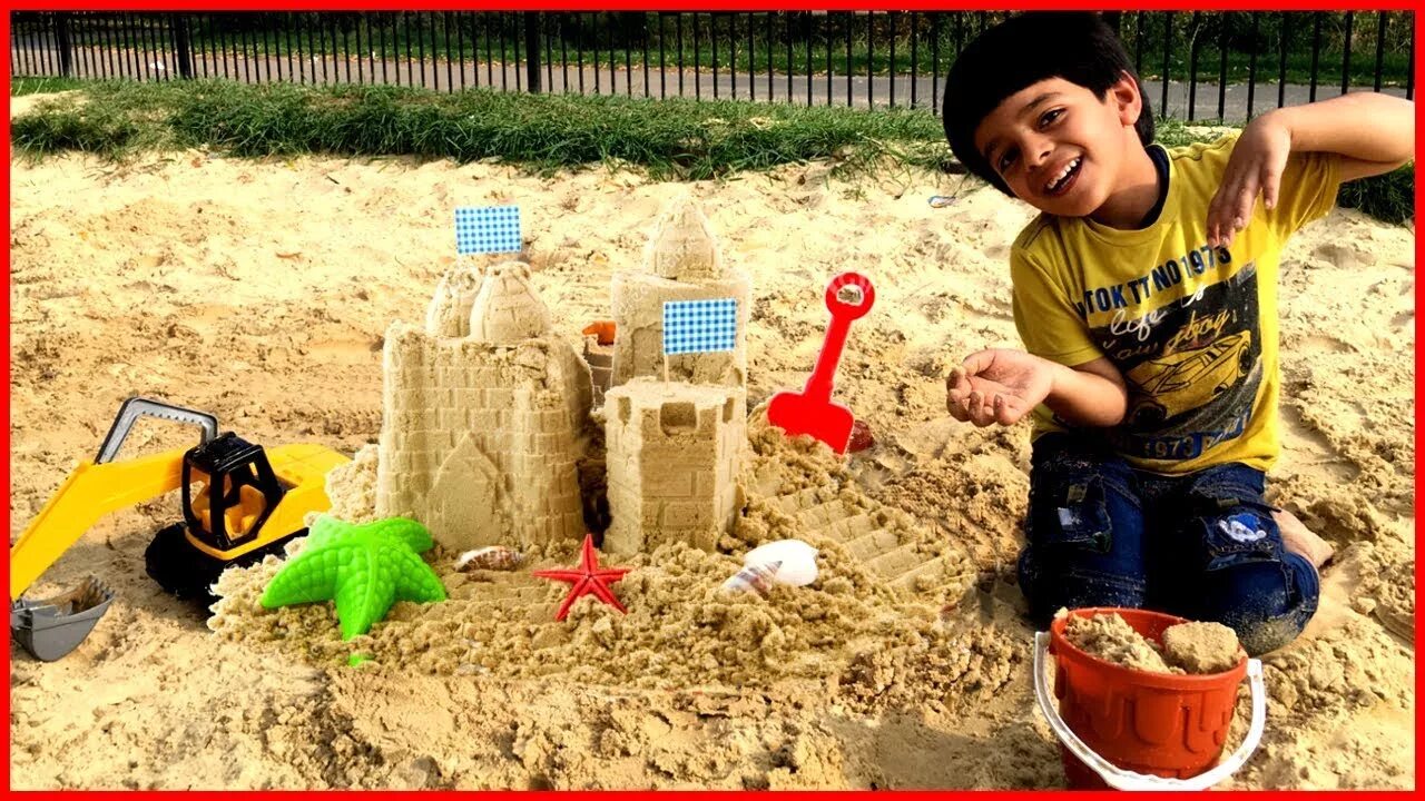 Drive a car make a sandcastle. Make a Sandcastle. Sandcastle игра. Мальчик строит песочный замок. Playmobil Sand.