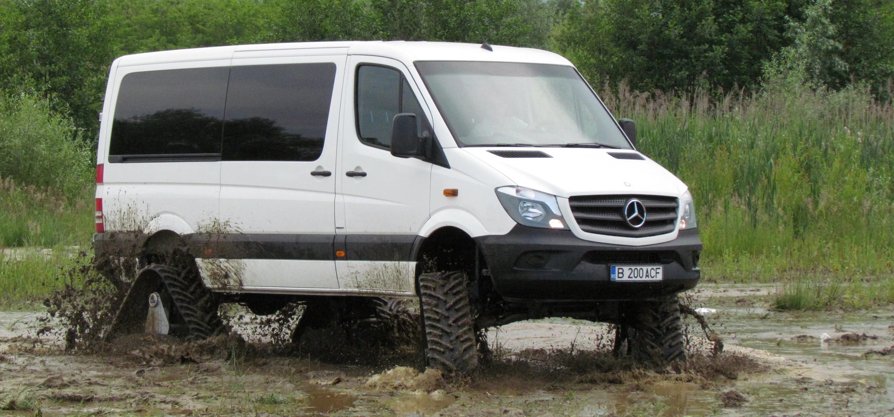 Полный привод купить воронеж. Mercedes-Benz Sprinter 4x4 313. Мерседес Спринтер 4х4 off Road. Mercedes Sprinter 4 4. Мерседес Спринтер 4x4.