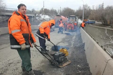 Дорожники делают дорогу
