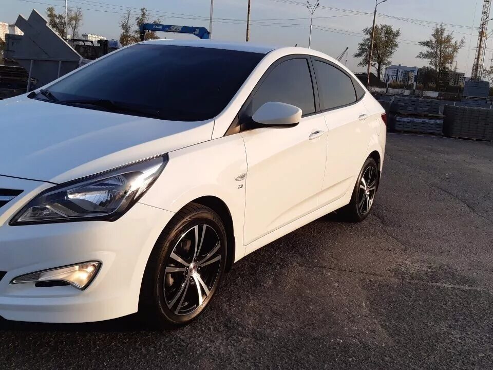 Хендай солярис 1.4 2015 год. Хендай Солярис 2016 белый. Hyundai Solaris 2016. Хендай Солярис 2016. Хендай Солярис 2016 седан.