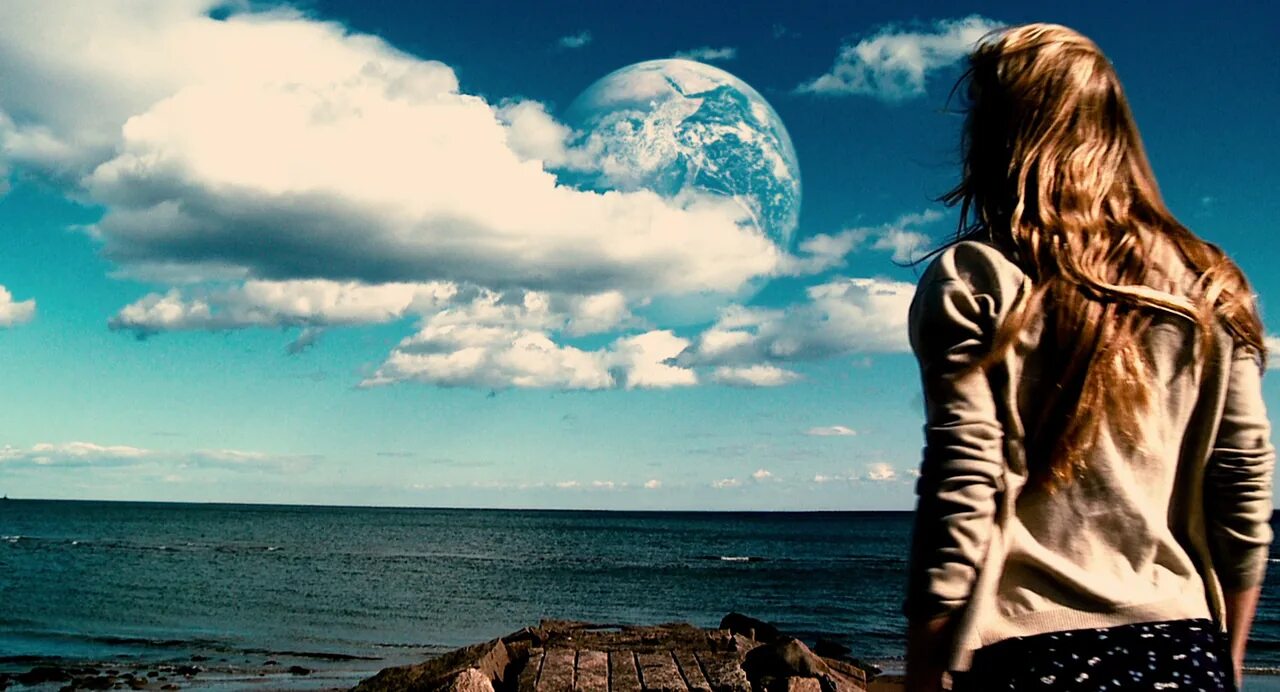 Другая земля. Другая земля 2011. Другая земля фильм 2011. Девушка с другой планеты. Другая земля Постер.