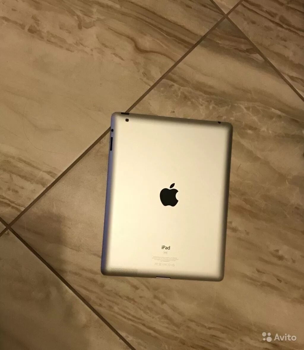 1 ipad ru. IPAD 1. IPAD 1g. Айпад 1 поколения. IPAD 1 камера.