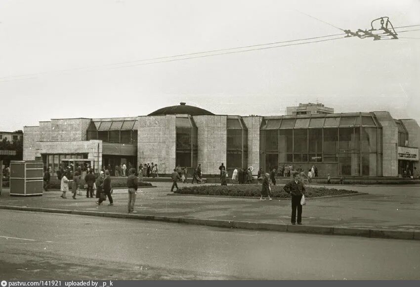 Станция метро гражданский проспект спб. Гражданский проспект метро озерки. Станция метро озерки 1990. Станция метро гражданский проспект санкт-петербург. Гражданский проспект метро спб.