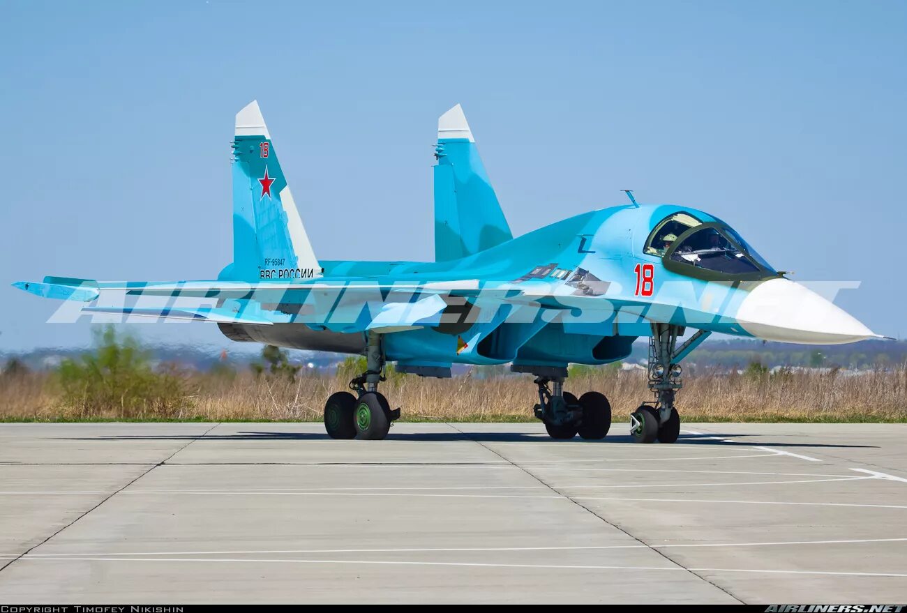 К какой авиации относится самолет су 34. Су-34 двухдвигательный реактивный самолёт. Су-34 крыло. Су-34 борт 25. Су-34 кабина.
