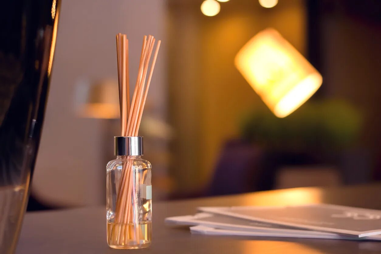 Самый лучший диффузор. Диффузор reed diffuser. диффузор home fragrance reed diffuser. reed diffuser rivola. mislina reed diffuser.