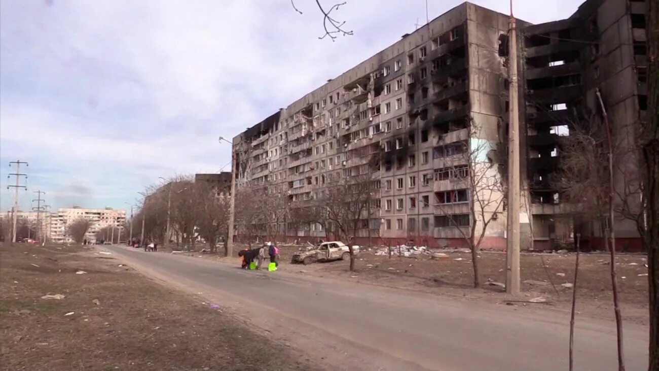 Мы выжили в мариуполе. Мариуполь разрушения. Разрушенный Мариуполь. Разрушенные квартиры в Мариуполе.