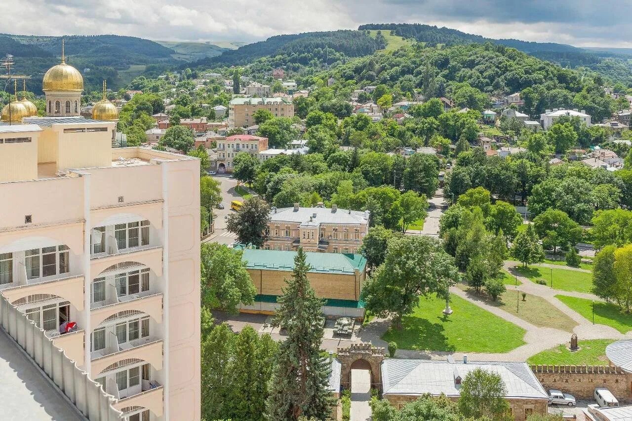 Купить путевку в железноводск. Санаторий крепость Кисловодск. Кавказские Минеральные воды санатории Кисловодск. Санаторий Минеральные воды Кисловодск. Санаторий крепость Кисловодск Фотогалерея.