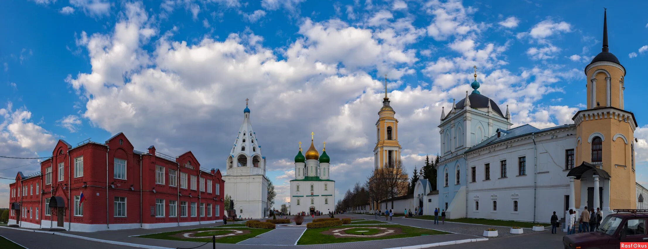 Пл коломна. Соборная площадь Коломна. Соборная площадь Коломенского Кремля панорама. Коломна ССОБОРНАЯ площадь с верху.