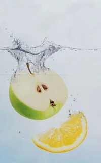 Картинки яблоко воде