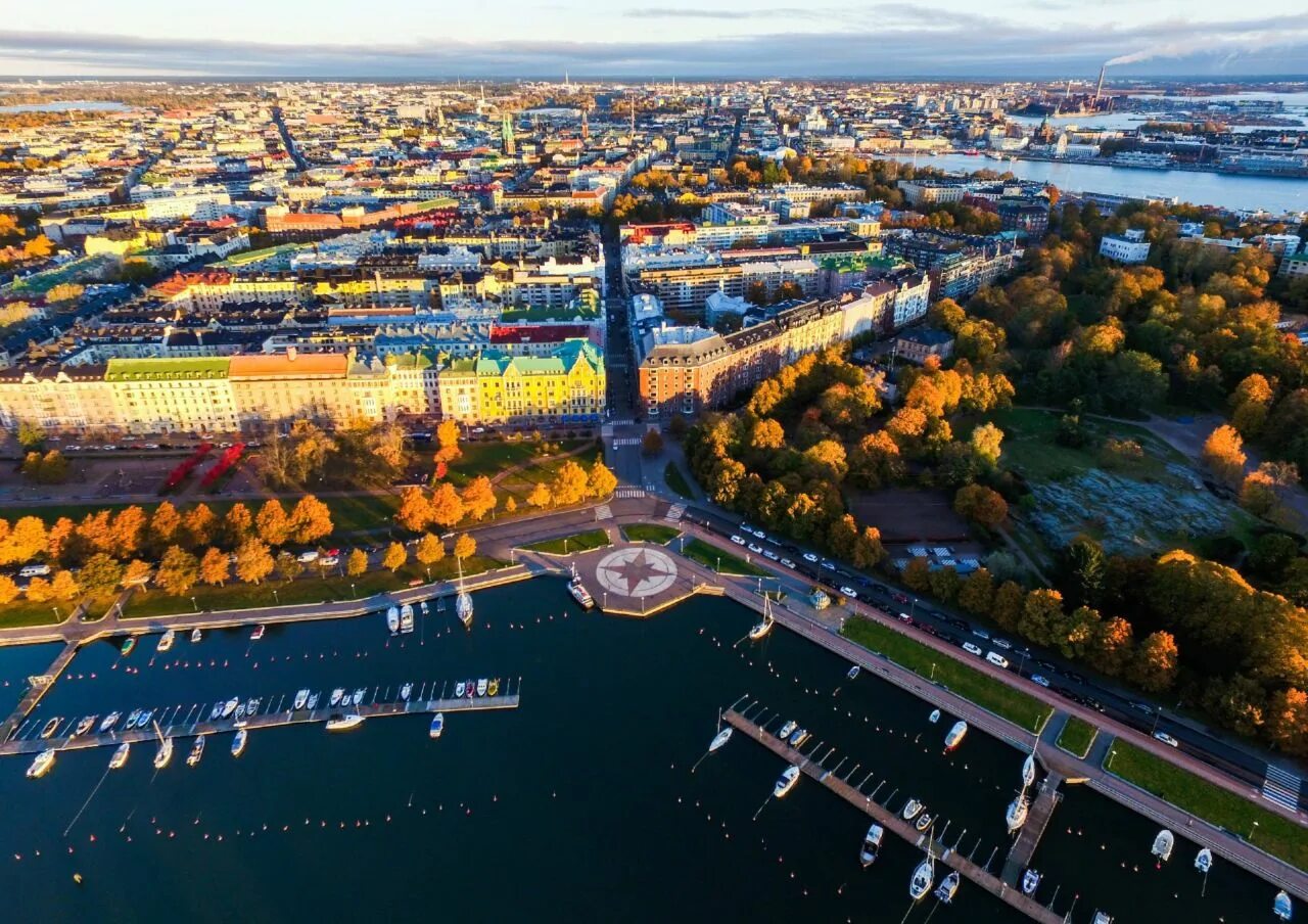 Столица города хельсинки. Хельсинки столица Финляндии. Хельсинки с высоты птичьего полета. Швеция столица Хельсинки. Столица Финляндии Хельсинки с высоты птичьего полета.