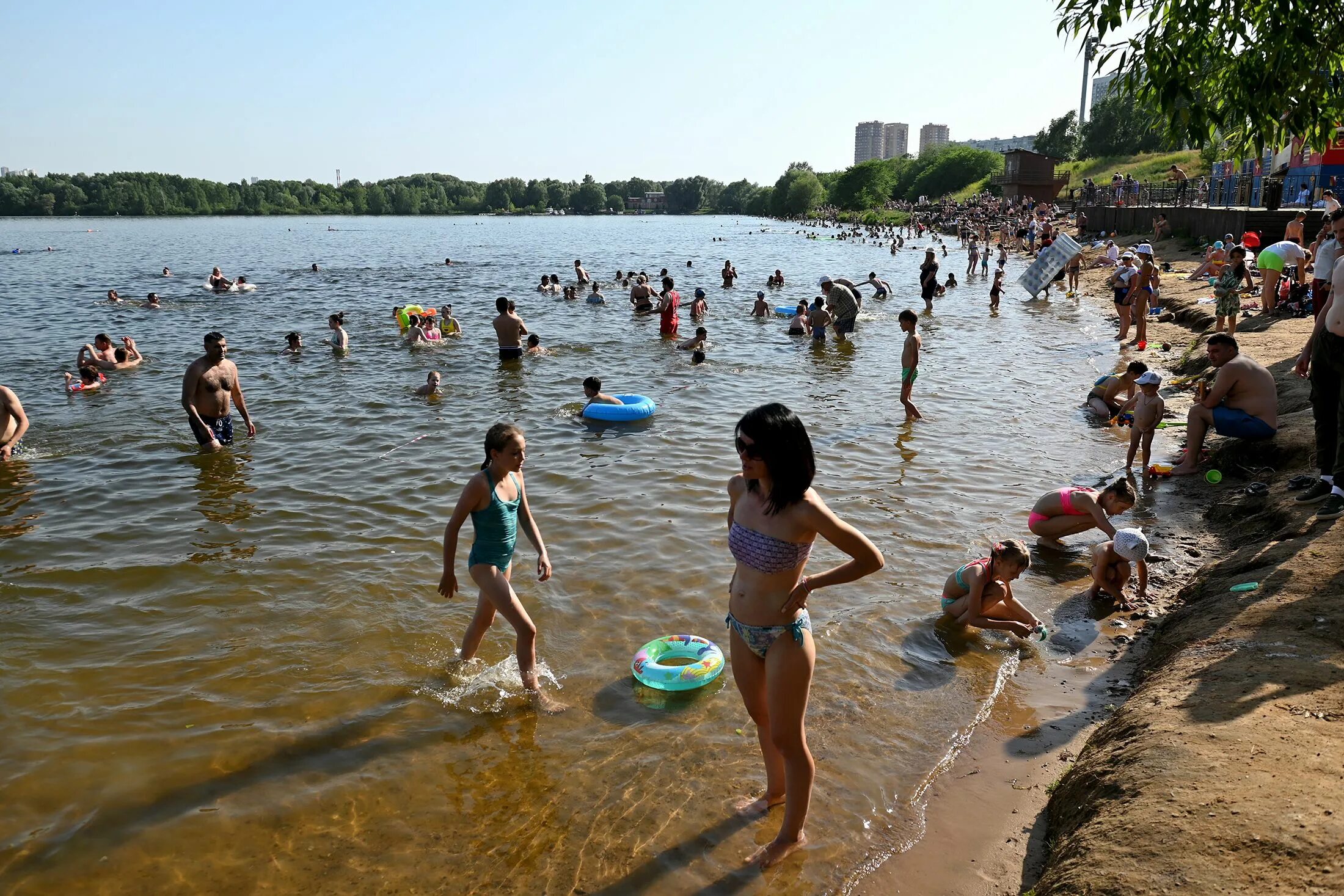 Пляжи Москвы. Купание в водоемах. Московские водоемы для купания. Московский пляж. Искупалась в пруду