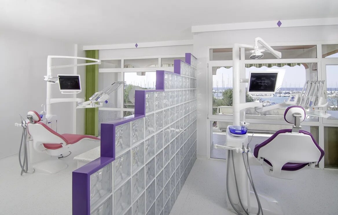 Клиники в дании. Профессиональное освещение для клиники. Клиники сортировка. Клиника центр эко. Клиника операционная.