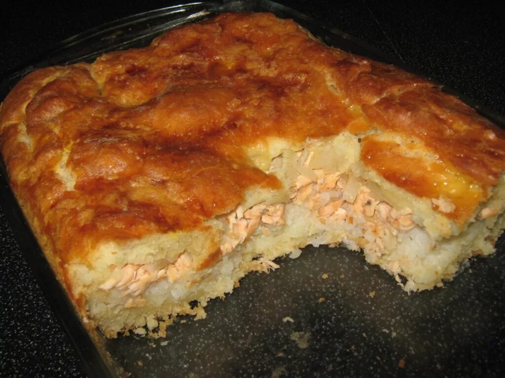 Пирог с горбушей и рисом