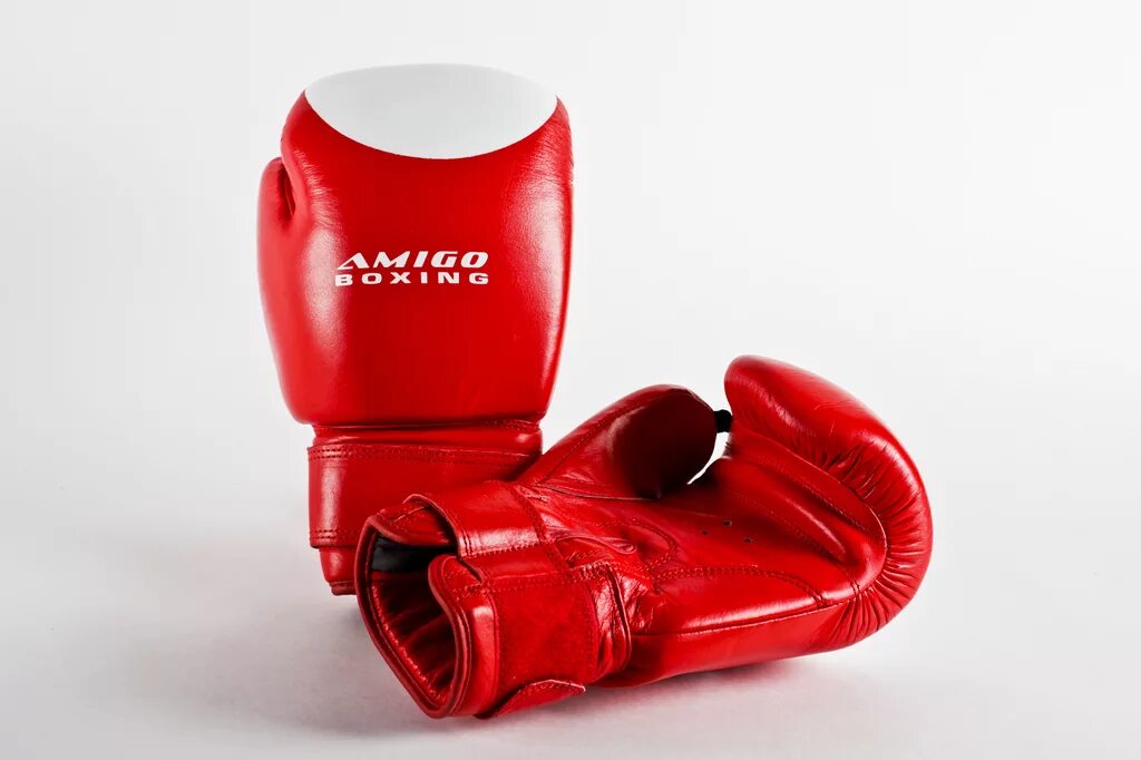 Боксерские перчатки купить в москве. Амиго боксинг перчатки. Перчатки бокс Energy ПУ 8042. Перчатки боксерские Venum красный кож/зам 10 унц / 3286. Перчатки бокс Energy ПУ 8043.