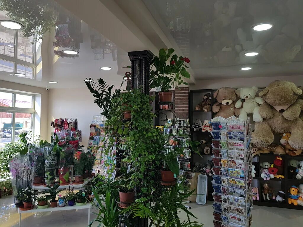 цветочный магазин питер. цветочный 24 рядом. цветы 24 часа. андропова, 28. интерьер цветочного магазина.