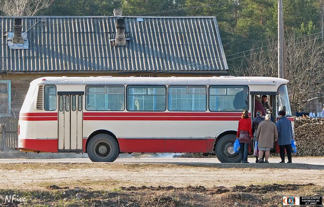 Пригородные автобусы ездят