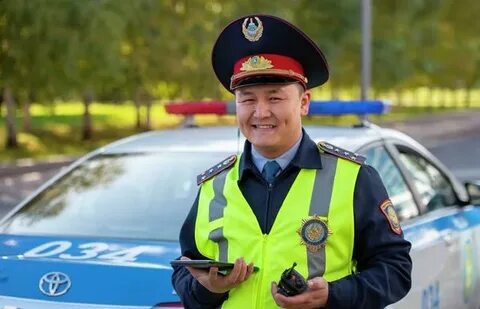 Полиция формасының порнографиялық суреті