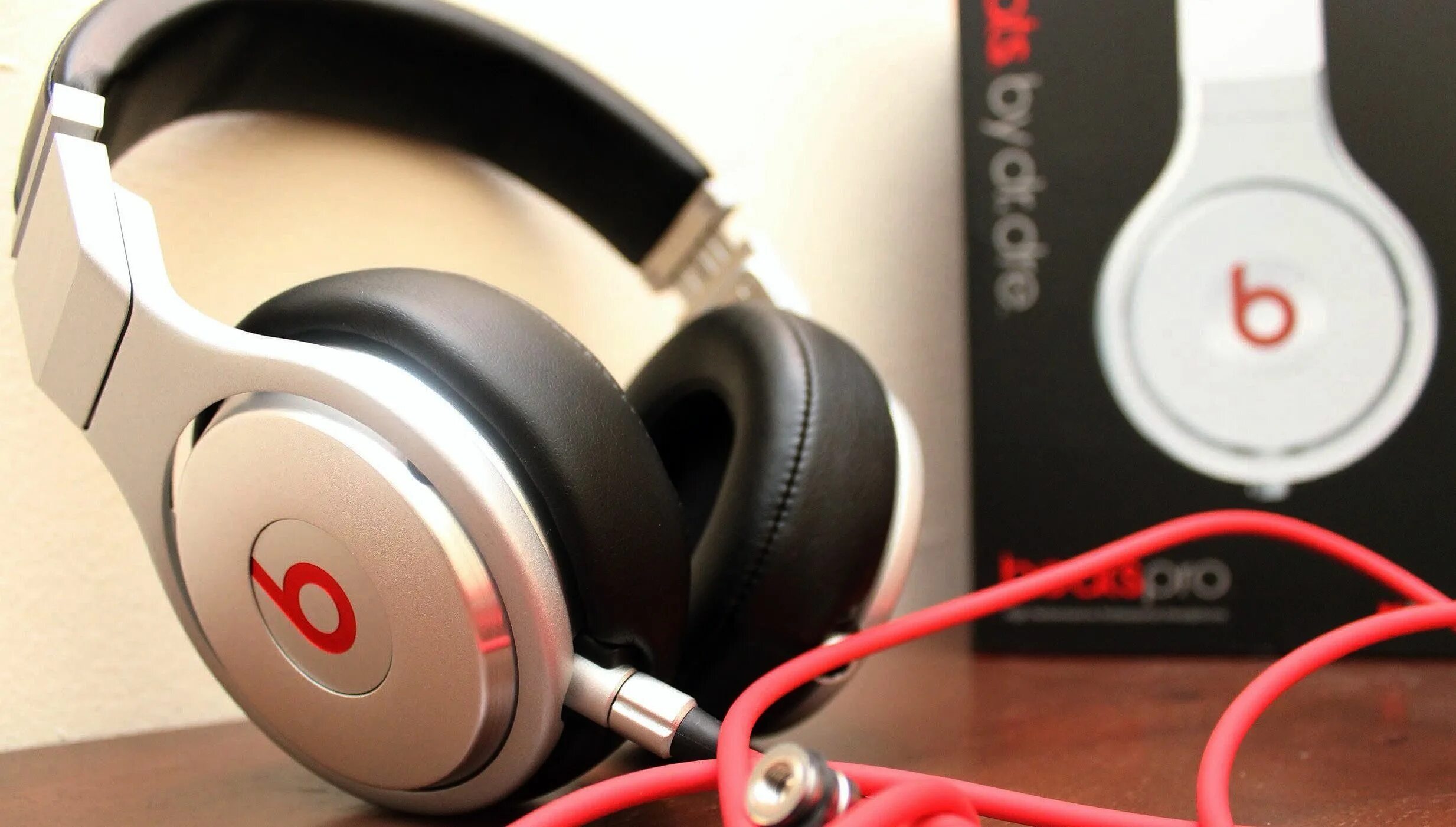 Бират битс. Наушники dr dre beats. наушники битс бай доктор дре. наушники monster beats pro. monster beats pro by dr dre.