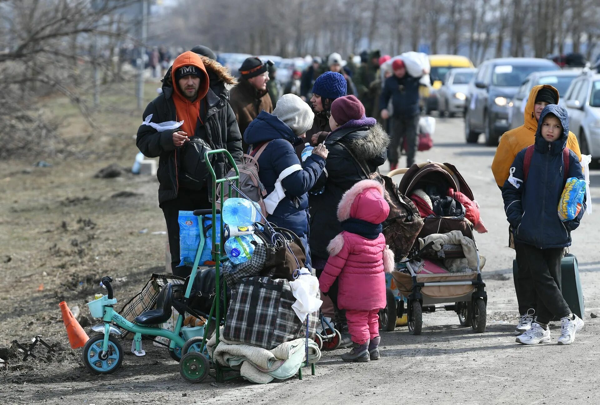 Европа украинские беженцы новости. Беженцы. Украинские мигранты. Украинские беженцы. Мариуполь беженцы.