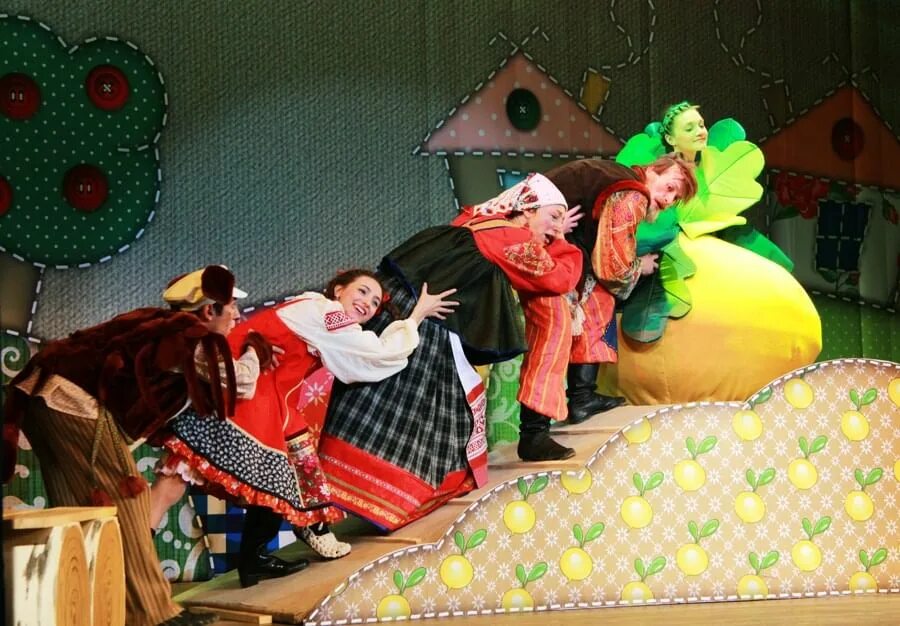 Файл:NizhnyTagil DramaTheater 005 8882.jpg - Википедия