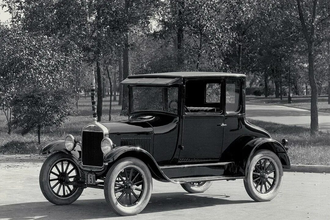 Первые серийные автомобили. 1922 Ford model t.