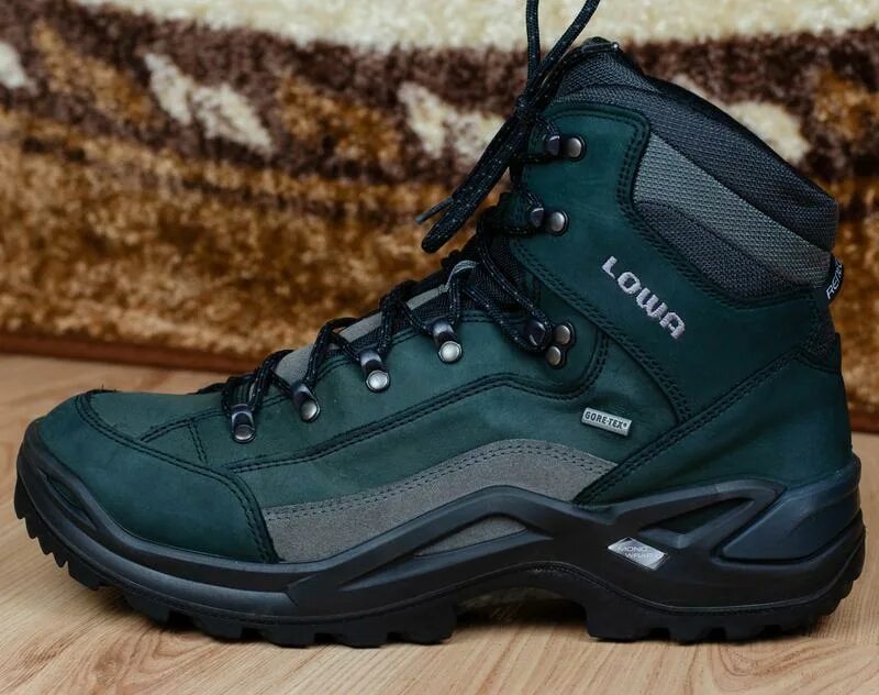 Треккинговые ботинки Lowa. Lowa GTX. Треккинговые ботинки Lowa GTX. Lowa Gore-Tex SPS. Lowa мужская обувь