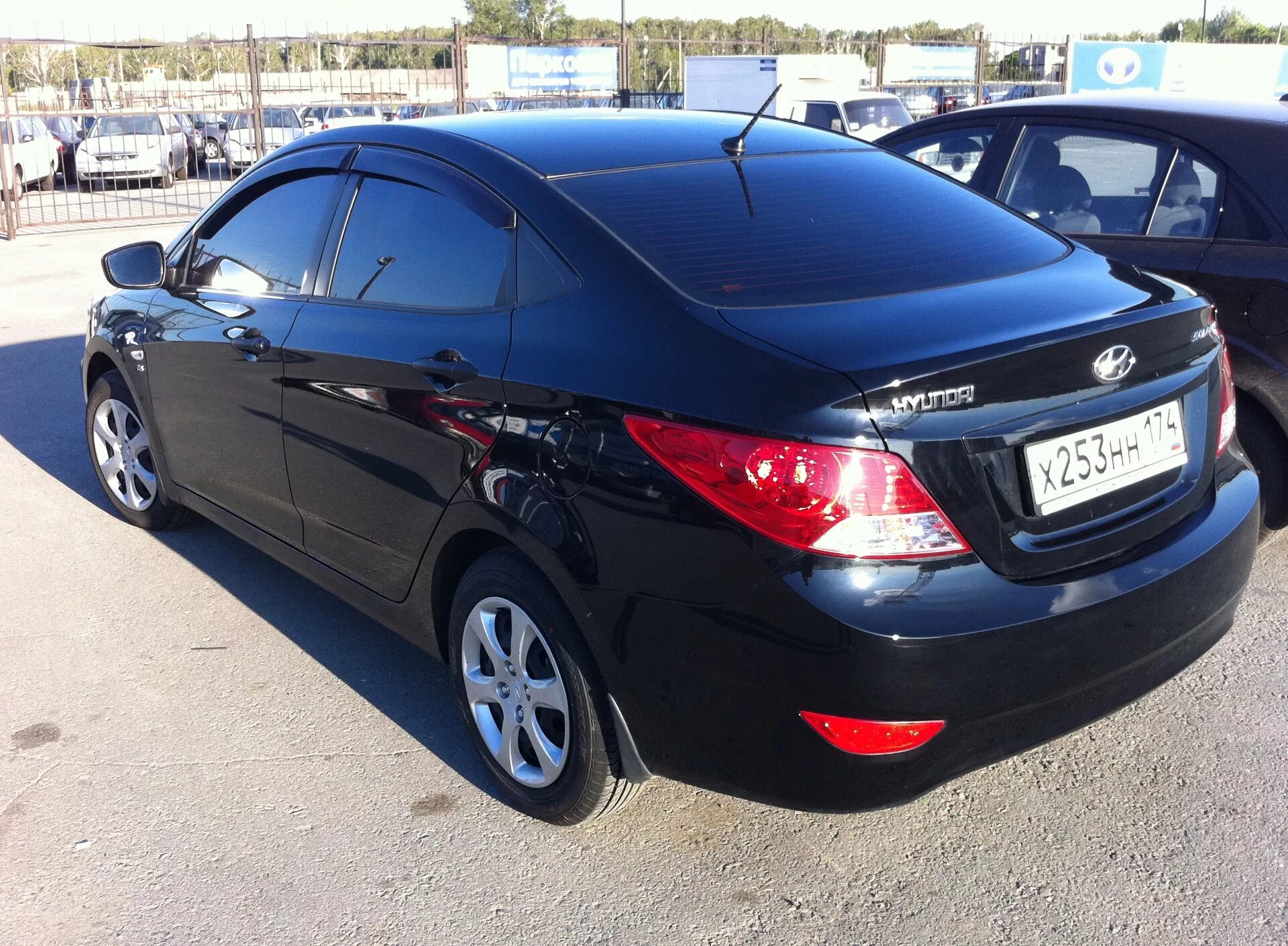 Hyundai Solaris 2015 Black. Хендай Солярис 2011 черный. Хендай Солярис 11 года. Хендай Солярис 2011 1.6.