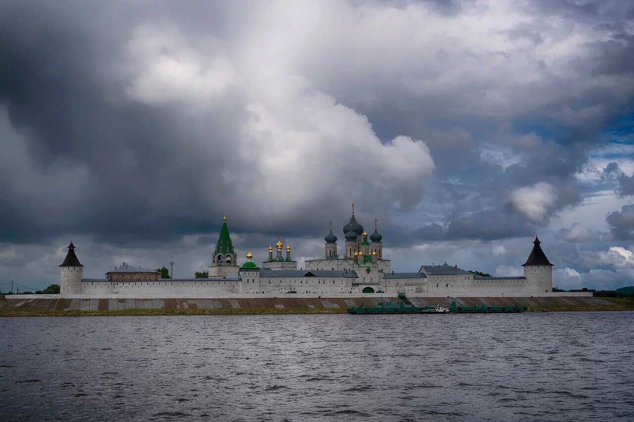Макарьевский монастырь на теплоходе из нижнего. Макарьевский монастырь нижегородская область. макарьевский монастырь лысково. макарьевский монастырь пурех.