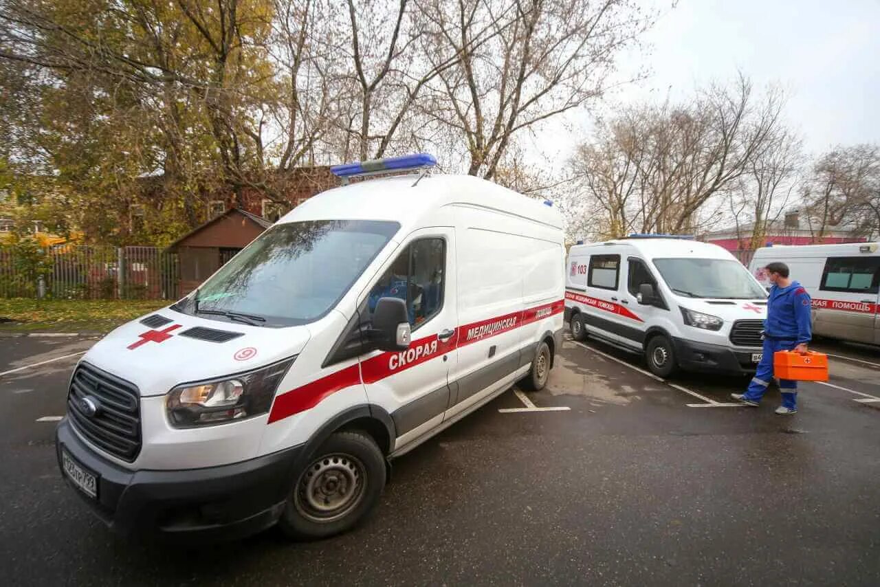 станция скорой помощи. 8 подстанция скорой помощи москва. подстанции скорой помощи в москве. подстанция 7 скорой медицинской помощи. скорая машина.