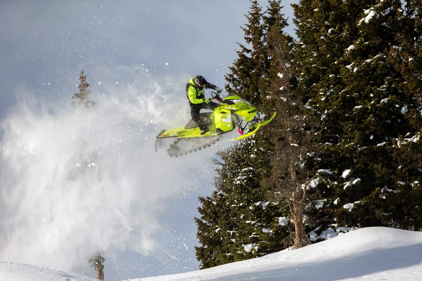 Снегоходы тест драйв. Снегоход Ski Doo 2015. Снегоход Summit 2015. Ski Doo Freeride рама. Драйв на снегоходах.