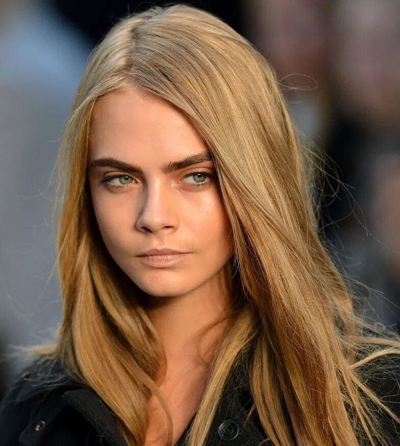 Светлые волосы гуще. Cara Delevingne блондинка.