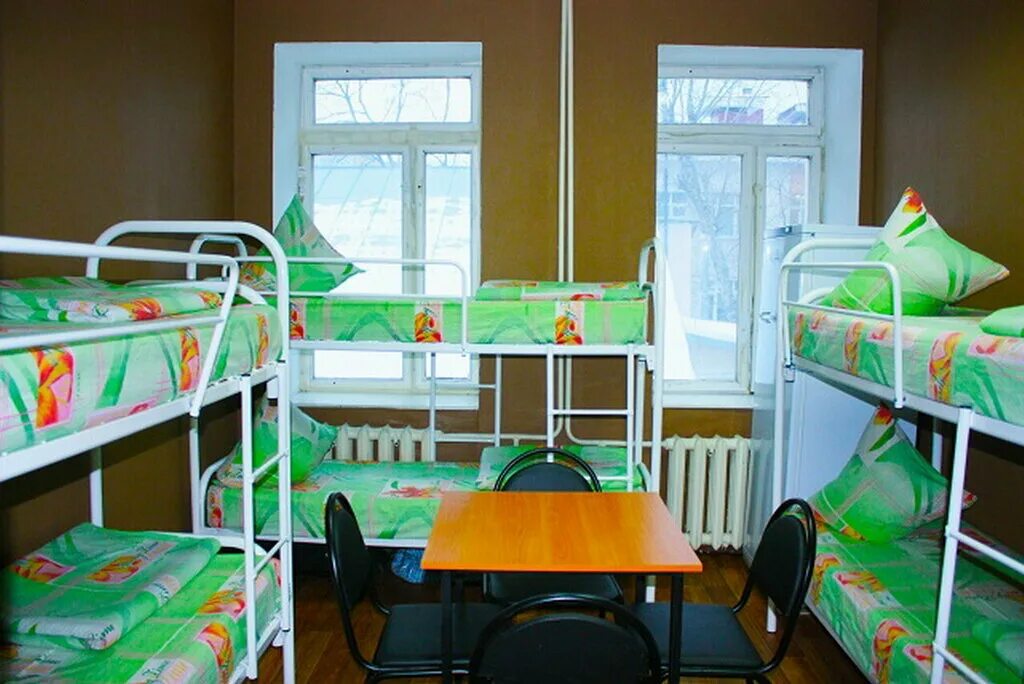 Общежития в москве семейные комнаты. Хостел метро красносельская. 1. Комната в хостеле. Комната в общежитии.